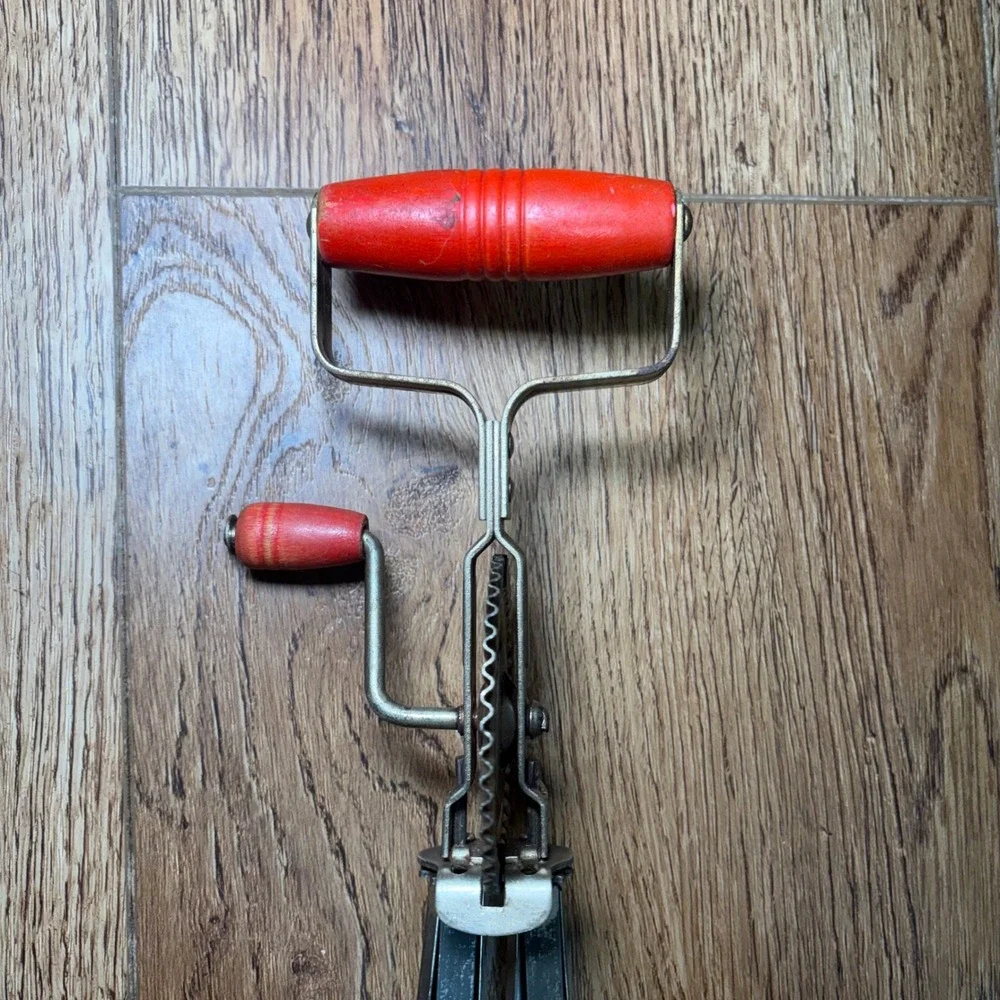 Vintage Taplin Mfg Co Hand Crank Egg Beater Red Wood Handle Manual Mixer USA